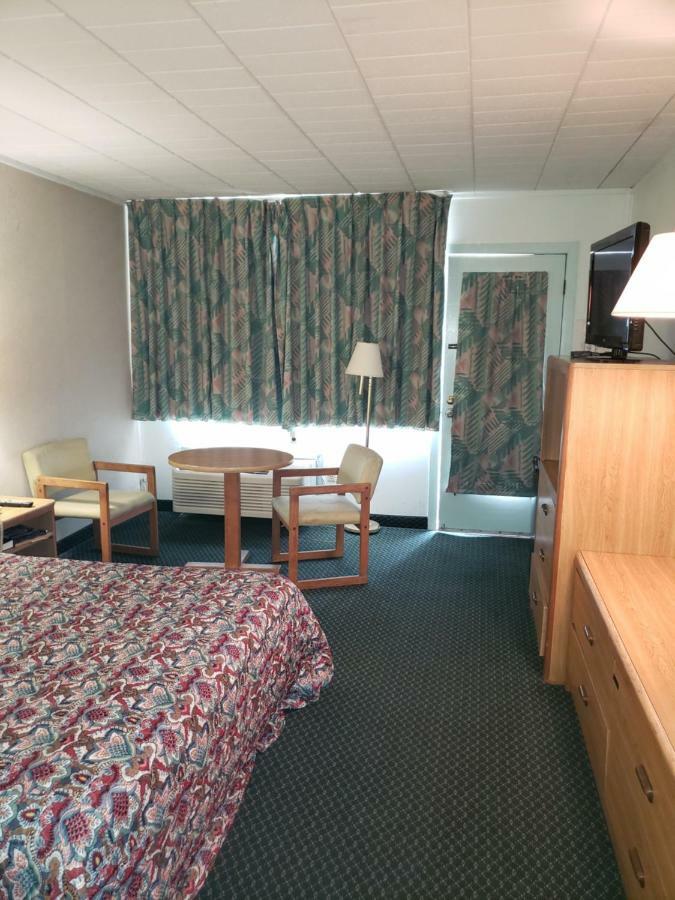 Budget Inn Хорсхедс Екстериор снимка