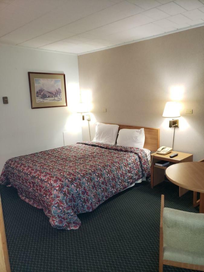 Budget Inn Хорсхедс Екстериор снимка