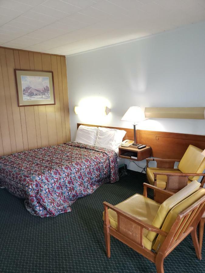Budget Inn Хорсхедс Екстериор снимка