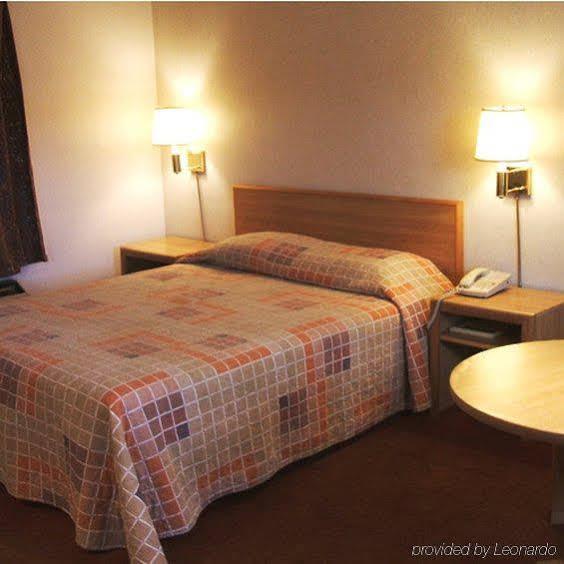 Budget Inn Хорсхедс Екстериор снимка